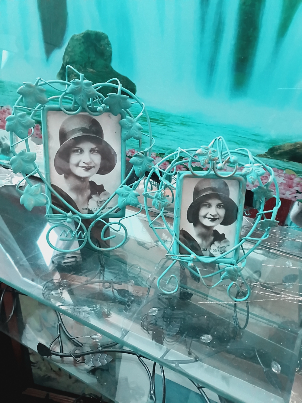 Turquoise Floral Wire Photo Frame - Decorative Tabletop Accent